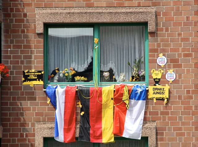 和鲍威尔均 和鲍威尔均